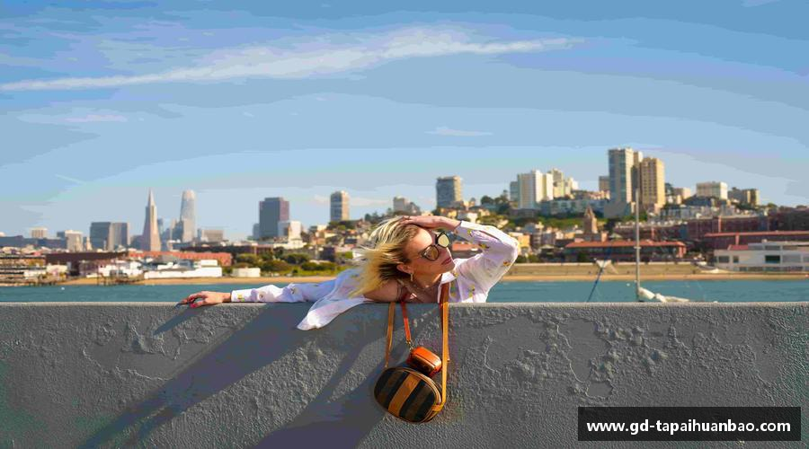 英国365集团拼尽全力，一起创造传奇！